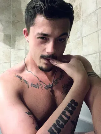 OnlyFans account  aaronlee3333 avatar 1