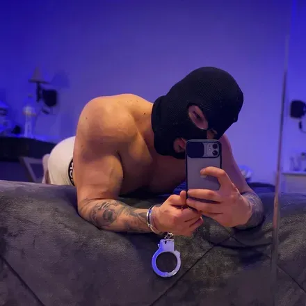 OnlyFans account  moneda3 header 2