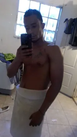 OnlyFans cuenta bombak423 avatar 1