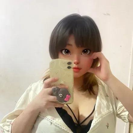 OnlyFans account  emilyyquin avatar 1