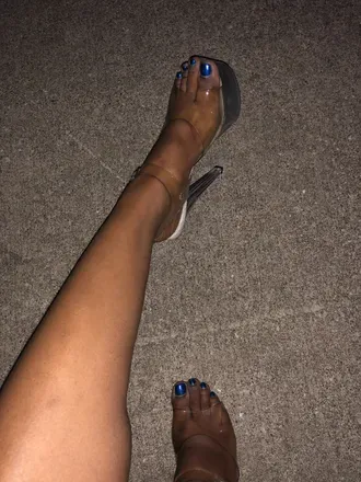 OnlyFans account  footsiefarrah avatar 1