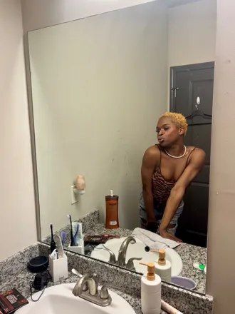 OnlyFans cuenta materialgirlmao header 2