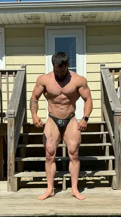 OnlyFans cuenta muscledaddystu avatar 1