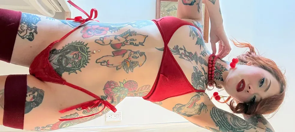 OnlyFans account  maudfranklen header 2