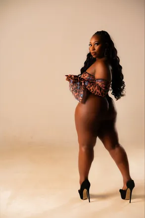 OnlyFans cuenta goddesslaylasimone1 header 2