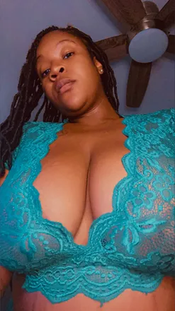 OnlyFans cuenta squiirtbabee header 2