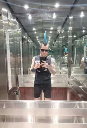 OnlyFans account  antipunk avatar 1