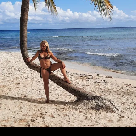 OnlyFans cuenta anne_fire header 2
