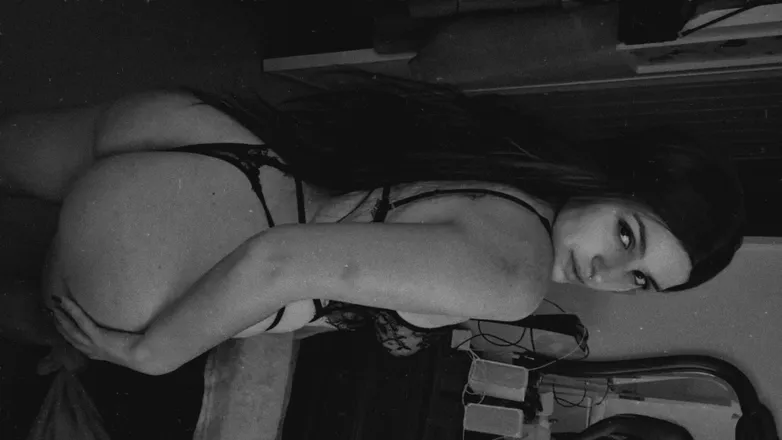OnlyFans cuenta itsmiraiiiii header 2