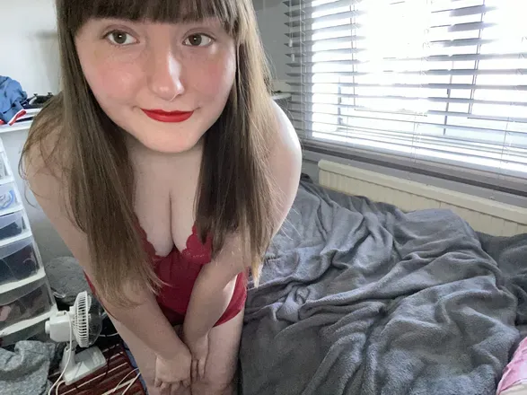 OnlyFans account  caroline_annxx header 2