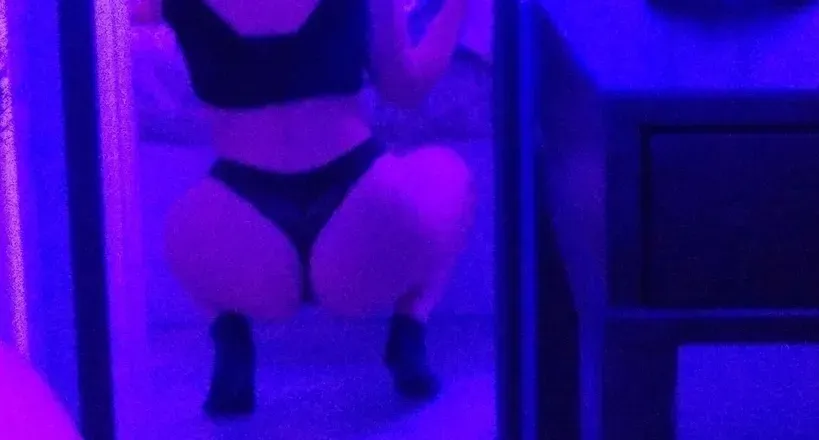 OnlyFans cuenta hot_linda header 2