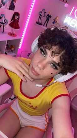 OnlyFans account  gio.doll header 2