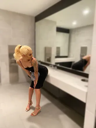 OnlyFans cuenta kekemodelesque header 2