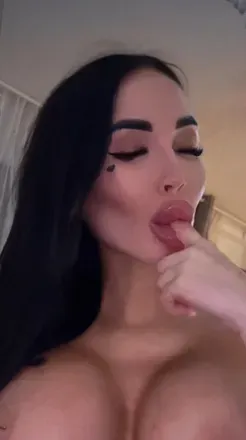 OnlyFans cuenta emcike avatar 1