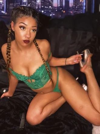 OnlyFans cuenta xoxothefinest header 2