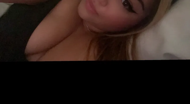 OnlyFans account  alee_00 header 2