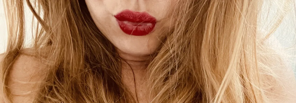 OnlyFans account  nextdoorhousewifefree header 2