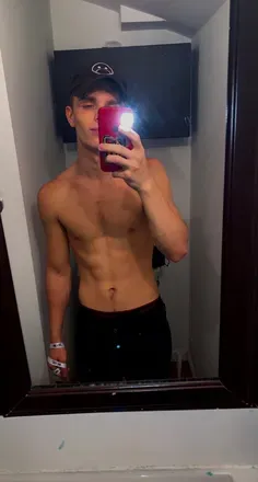 OnlyFans cuenta uselessaccounttome avatar 1