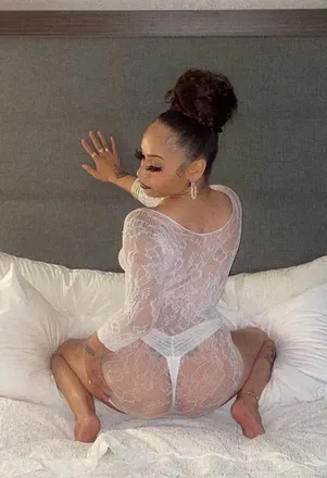 OnlyFans cuenta prettyari253 header 2