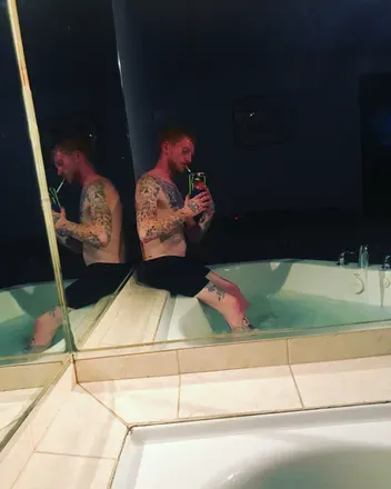 OnlyFans account  digdeepwaters avatar 1