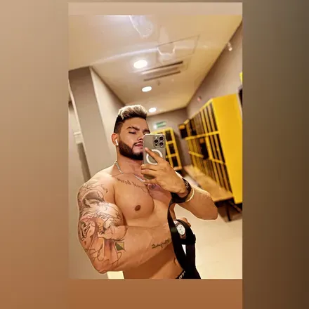OnlyFans cuenta isadafaq header 2