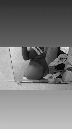 OnlyFans cuenta scarleth_18 header 2