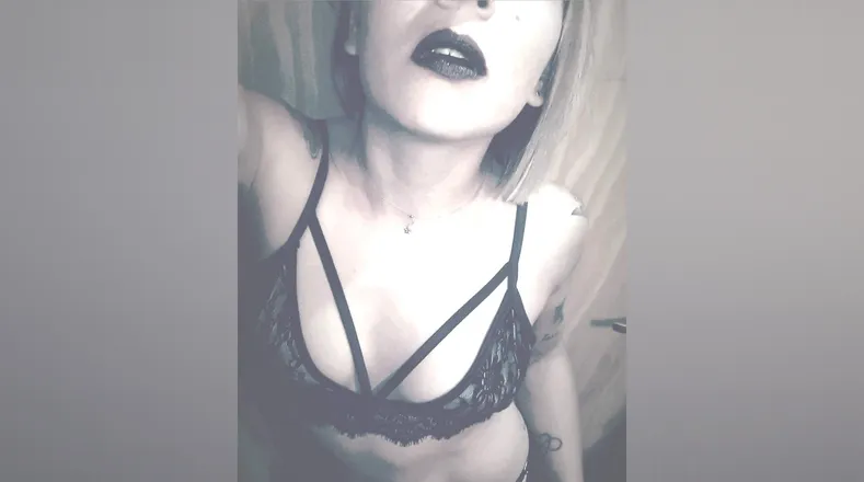 OnlyFans cuenta isiscasiopea header 2