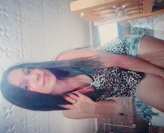 OnlyFans cuenta chechulovee header 2