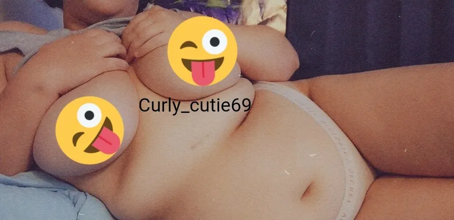 OnlyFans account  curly_cutie69 header 2