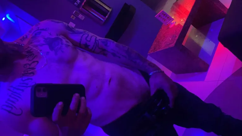 OnlyFans cuenta alexxx6913 header 2