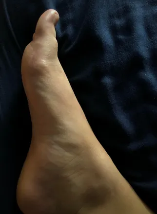 OnlyFans account  feetsiesonly21 header 2