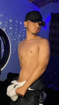 OnlyFans cuenta yahirvega1 previous_avatars_1 3