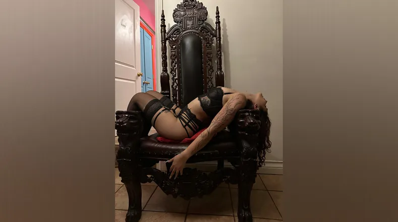 OnlyFans cuenta servemistressivy header 2