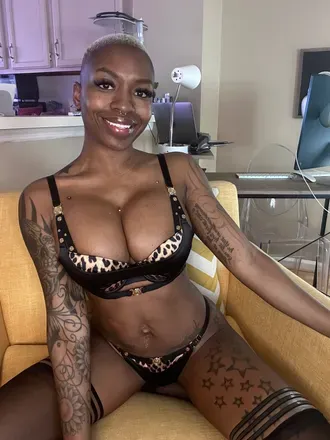 OnlyFans cuenta freemiloskye avatar 1