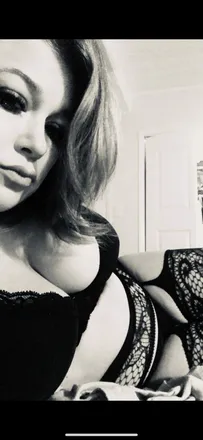 OnlyFans cuenta bigtittybitty82 header 2