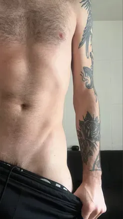 OnlyFans account  loganhell header 2