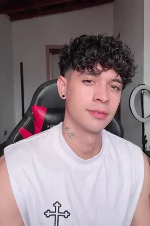 OnlyFans account  moises231997 avatar 1