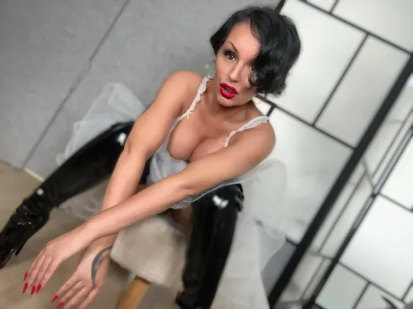 OnlyFans cuenta domina_wira avatar 1