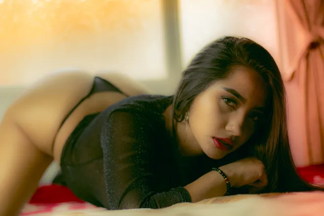 OnlyFans cuenta isawhisper18 header 2