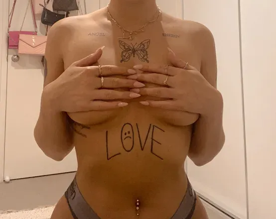 OnlyFans cuenta zoeanneshield header 2