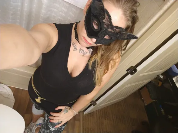 OnlyFans account  rageflower avatar 1