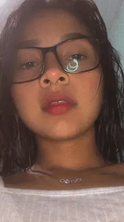 OnlyFans cuenta carmeenhoney header 2