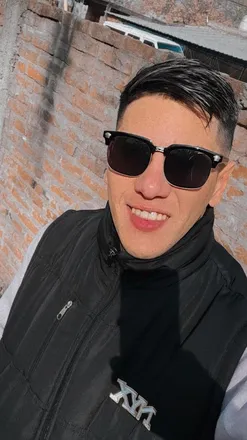 OnlyFans account  crissvillamayor header 2