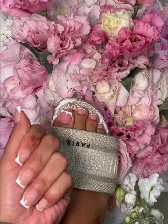 OnlyFans account  meetchloev header 2