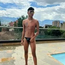 OnlyFans cuenta alehot23 avatar 1