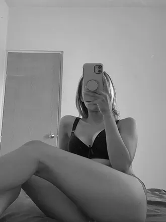 OnlyFans cuenta mooonbbyyy header 2