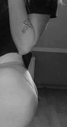 OnlyFans cuenta bee-bunny header 2