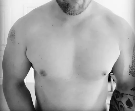 OnlyFans cuenta nineinchman82 header 2