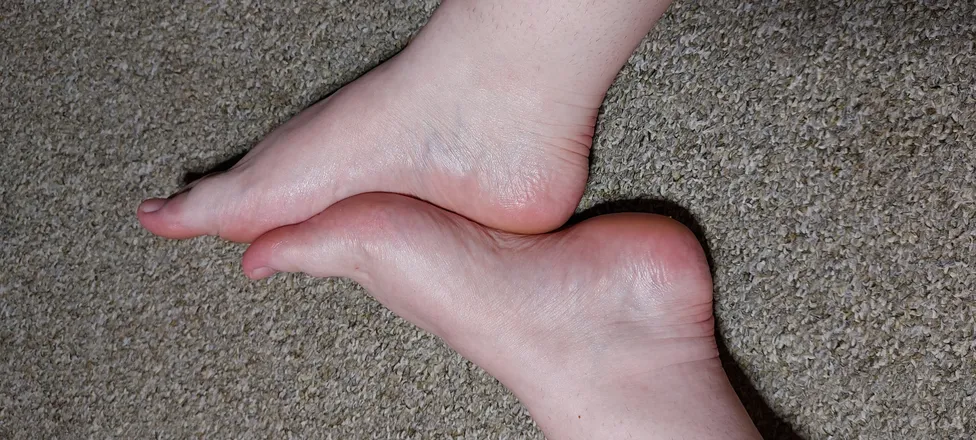 OnlyFans cuenta footziefuntimes header 2