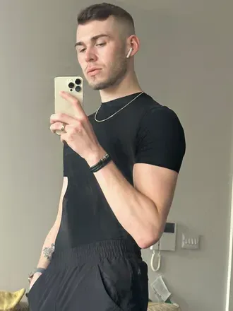 OnlyFans account  xxcameronx avatar 1